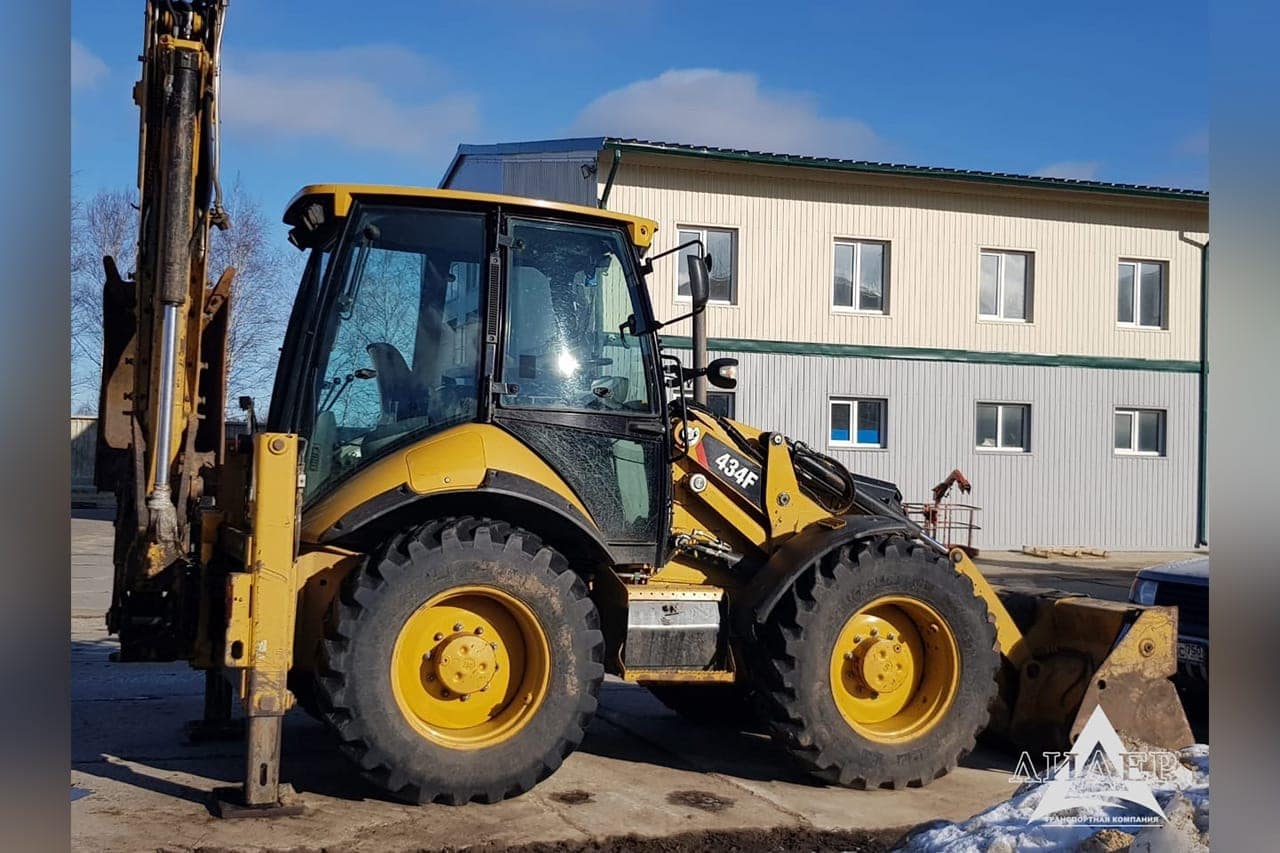 2_Caterpillar_434_F_2