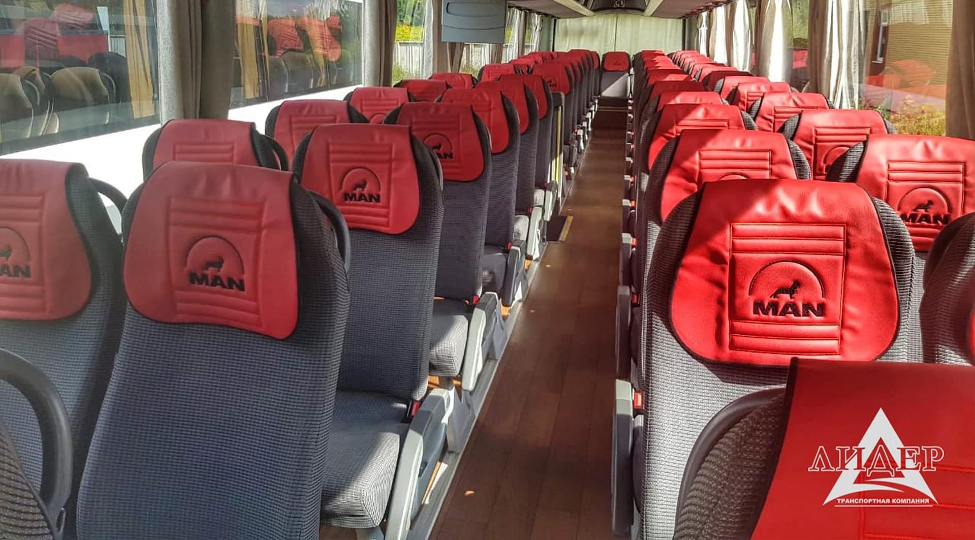 2MAN LIONS COACH R08_2