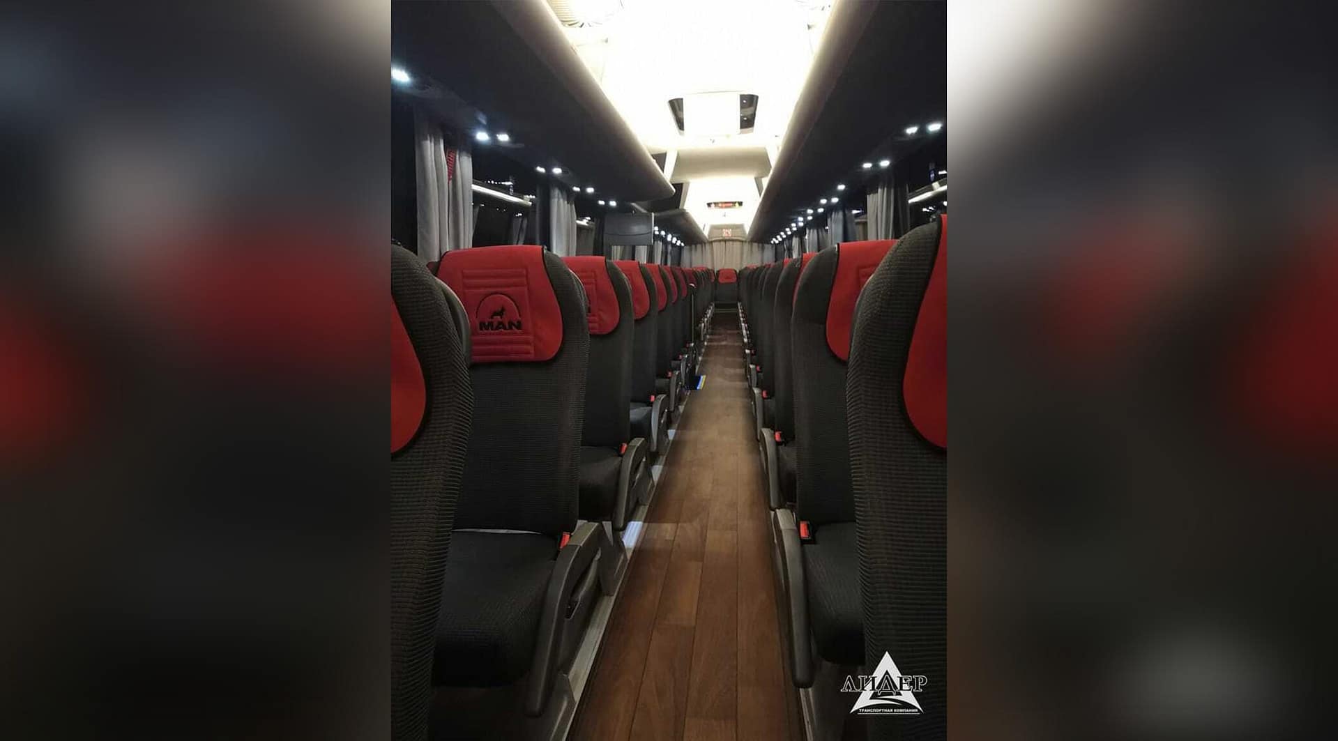 2MAN LIONS COACH R08_4