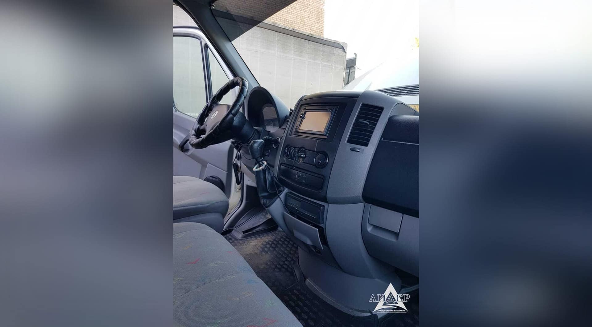 3_VOLKSWAGEN_CRAFTER_2