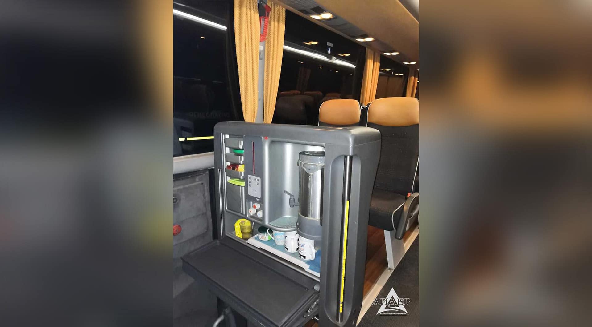 4MAN LIONS COACH R08_3