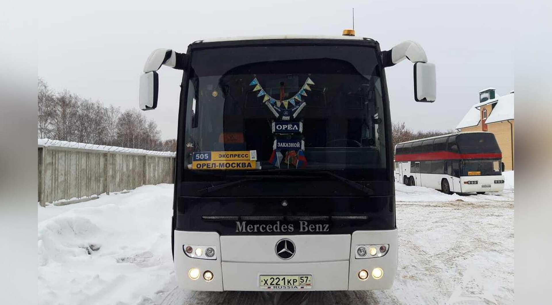 8MERCEDES-BENZ_0350_2